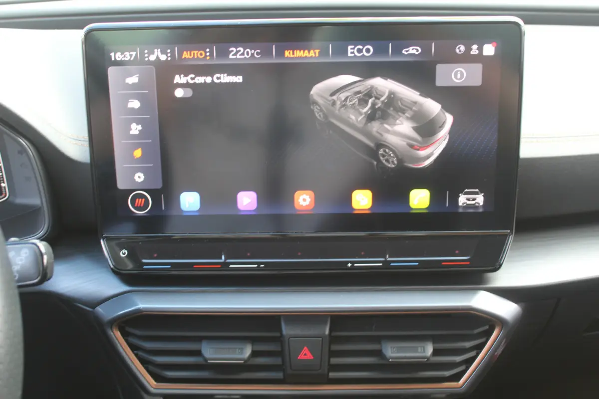 1.4 TSI e-Hybrid Essential Apple Carplay/Android Auto l Voorstoelen verwarmd l Keyless entry / start l stuur verwarmd