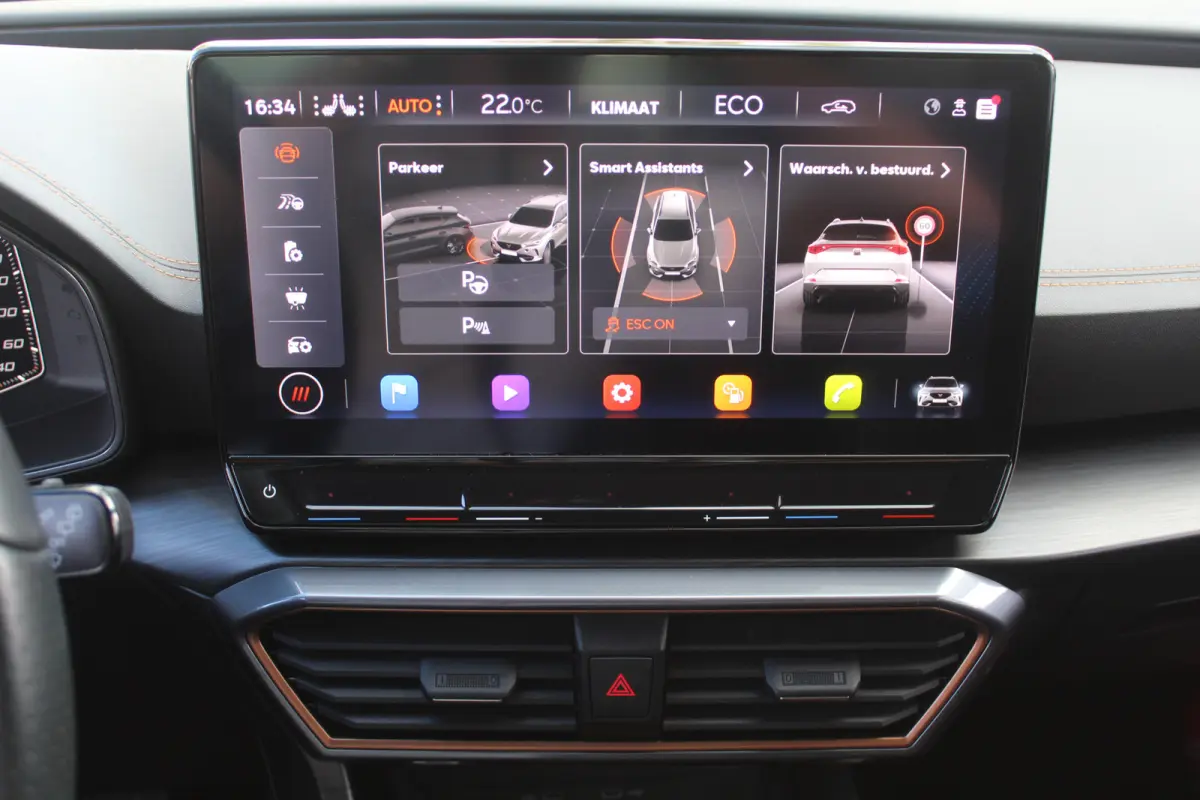 1.4 TSI e-Hybrid Essential Apple Carplay/Android Auto l Voorstoelen verwarmd l Keyless entry / start l stuur verwarmd