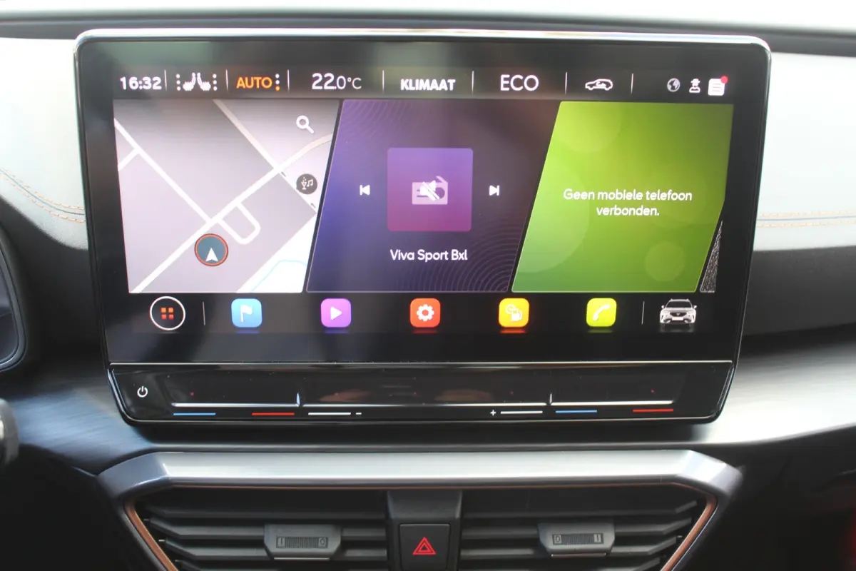 1.4 TSI e-Hybrid Essential Apple Carplay/Android Auto l Voorstoelen verwarmd l Keyless entry / start l stuur verwarmd