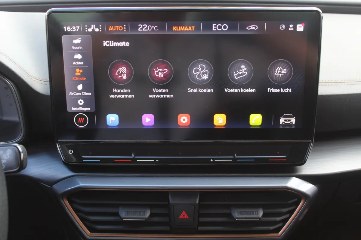 1.4 TSI e-Hybrid Essential Apple Carplay/Android Auto l Voorstoelen verwarmd l Keyless entry / start l stuur verwarmd