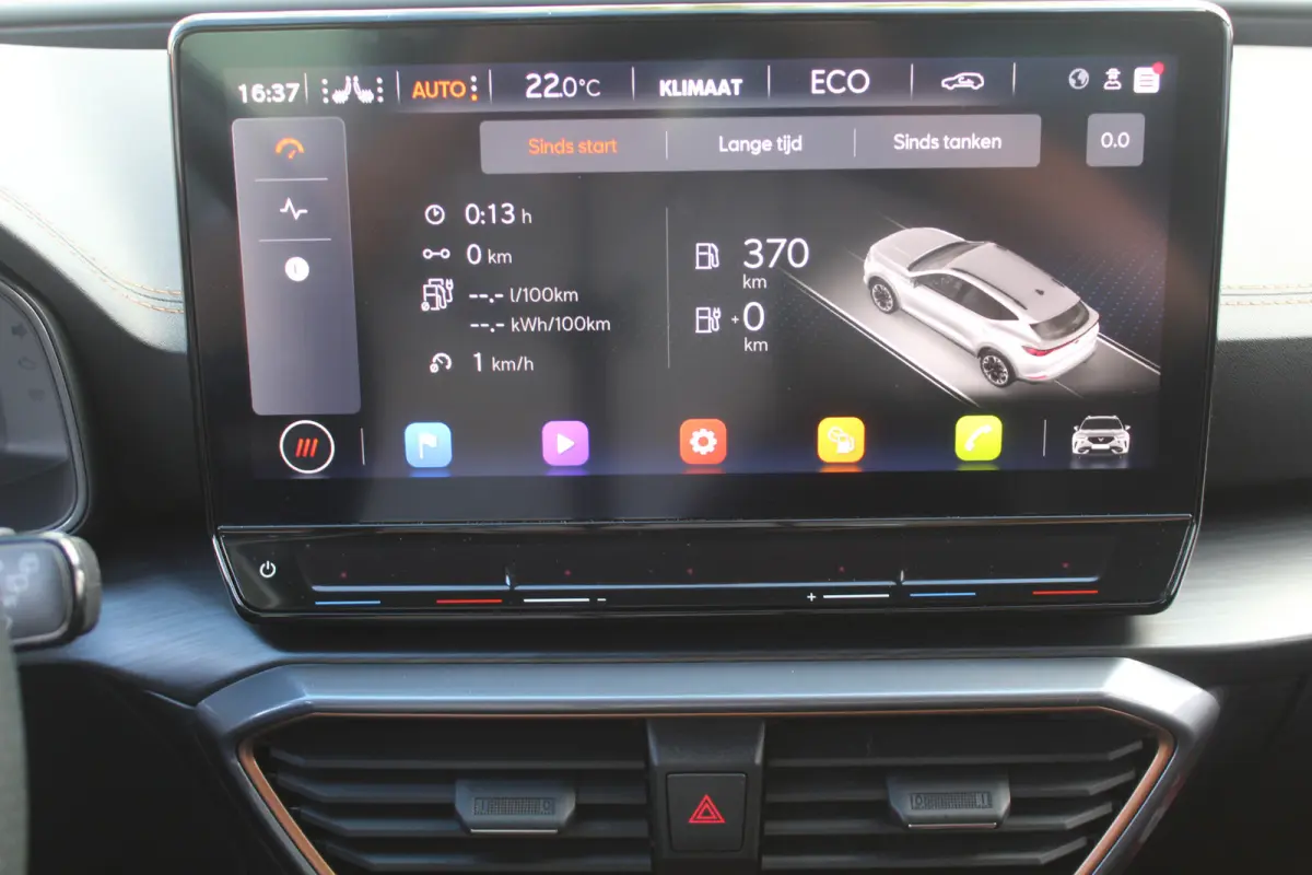 1.4 TSI e-Hybrid Essential Apple Carplay/Android Auto l Voorstoelen verwarmd l Keyless entry / start l stuur verwarmd