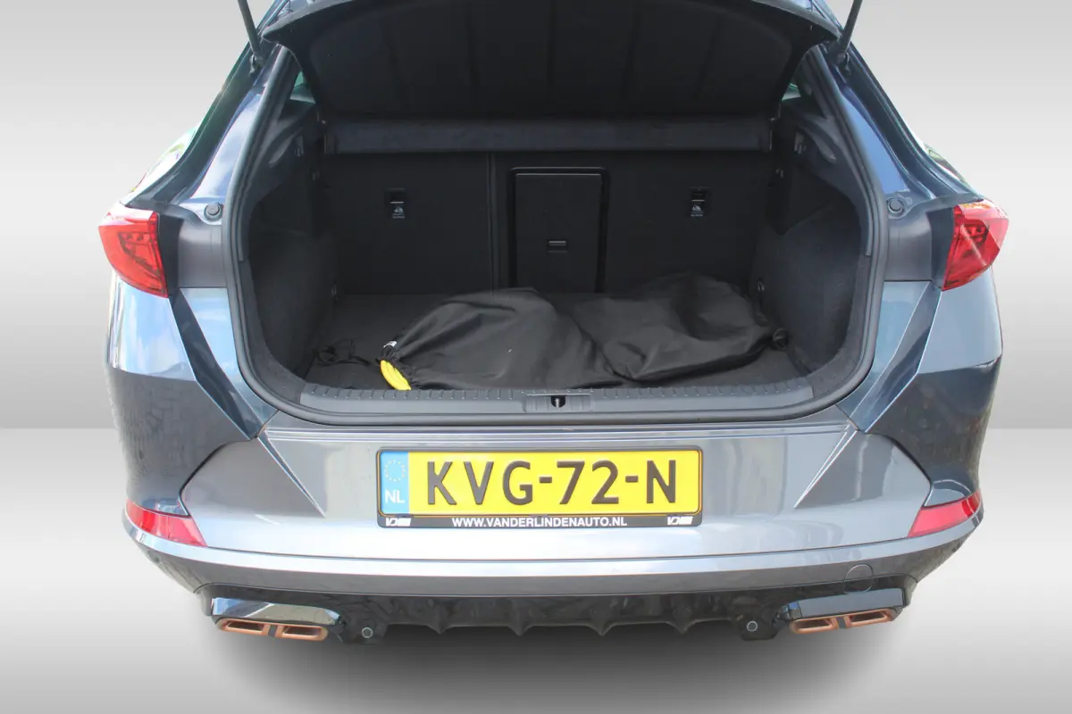 1.4 TSI e-Hybrid Essential Apple Carplay/Android Auto l Voorstoelen verwarmd l Keyless entry / start l stuur verwarmd
