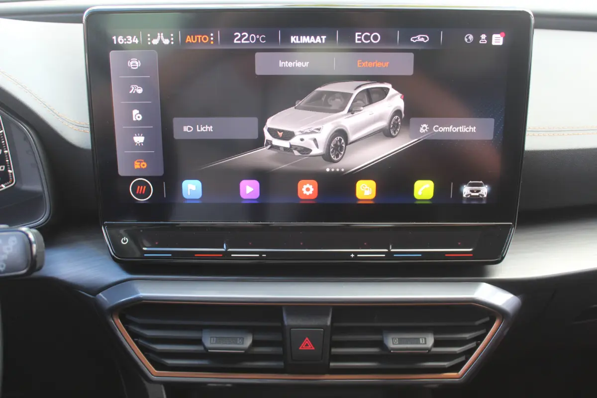 1.4 TSI e-Hybrid Essential Apple Carplay/Android Auto l Voorstoelen verwarmd l Keyless entry / start l stuur verwarmd