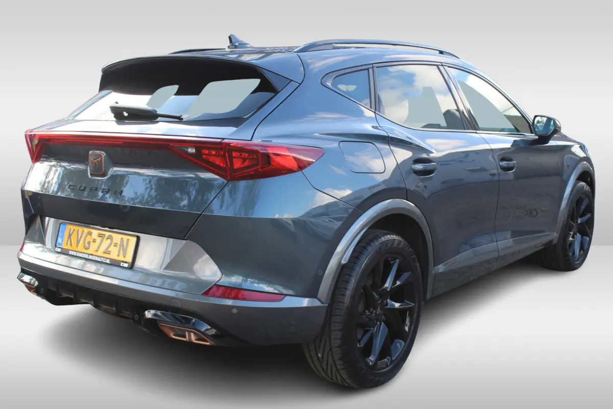 1.4 TSI e-Hybrid Essential Apple Carplay/Android Auto l Voorstoelen verwarmd l Keyless entry / start l stuur verwarmd