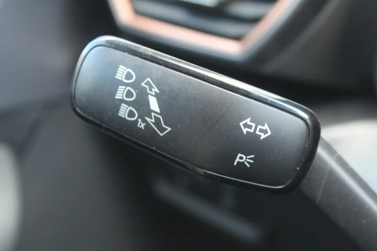 1.4 TSI e-Hybrid Essential Apple Carplay/Android Auto l Voorstoelen verwarmd l Keyless entry / start l stuur verwarmd