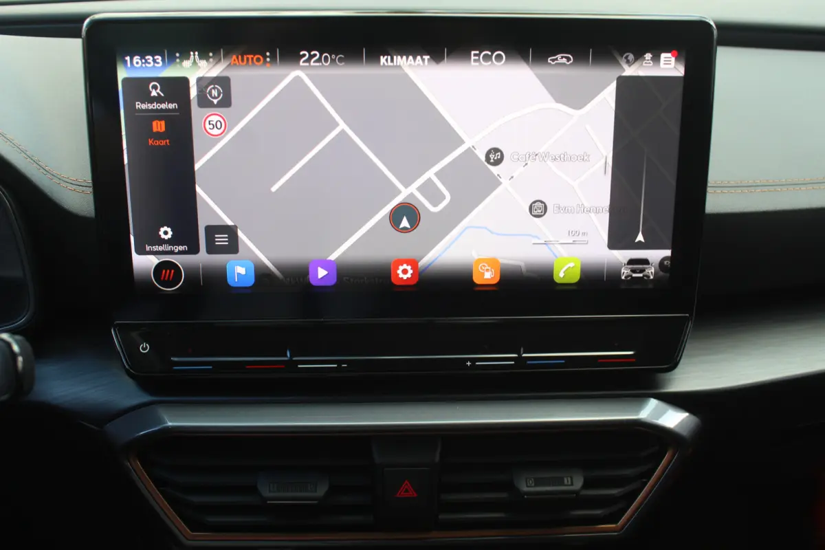 1.4 TSI e-Hybrid Essential Apple Carplay/Android Auto l Voorstoelen verwarmd l Keyless entry / start l stuur verwarmd