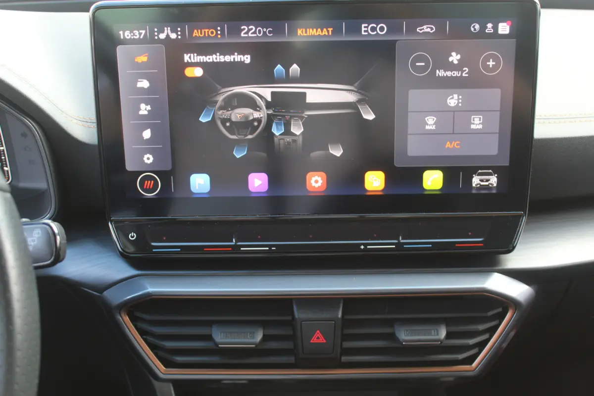 1.4 TSI e-Hybrid Essential Apple Carplay/Android Auto l Voorstoelen verwarmd l Keyless entry / start l stuur verwarmd