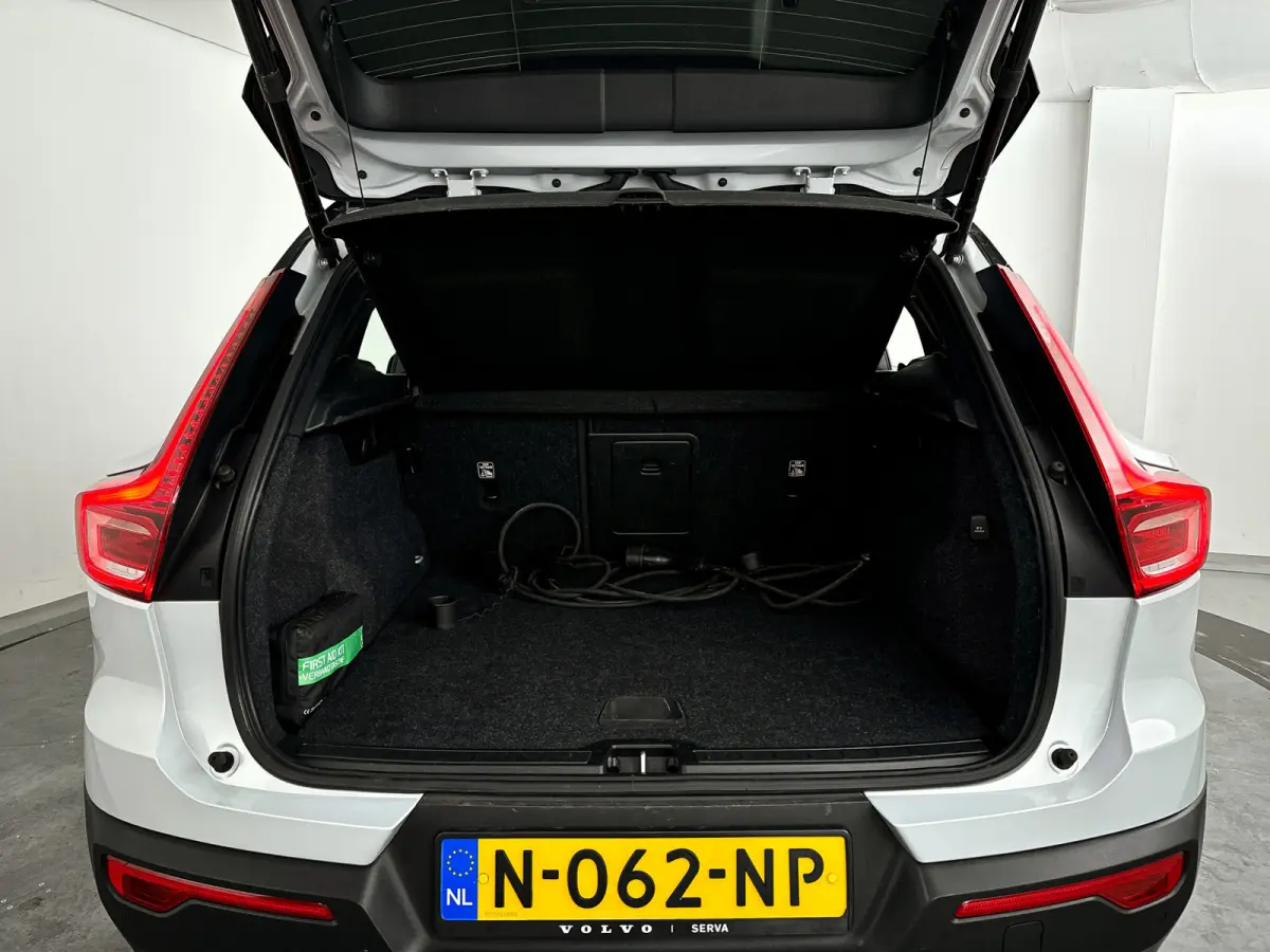 T4 R-Design | Parkeercamera | Stoel- en Stuurverwarming | Cruise control | Navigatie