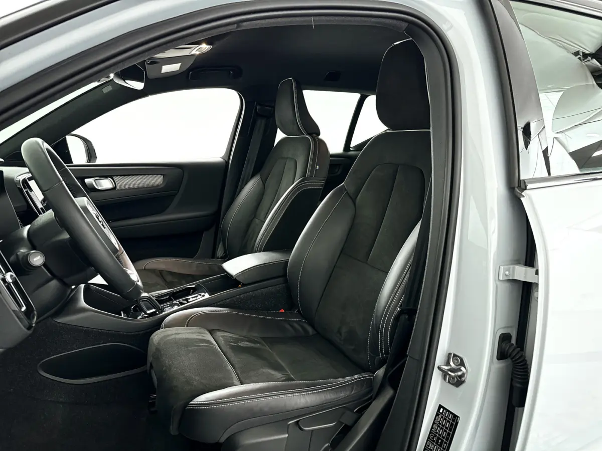 T4 R-Design | Parkeercamera | Stoel- en Stuurverwarming | Cruise control | Navigatie