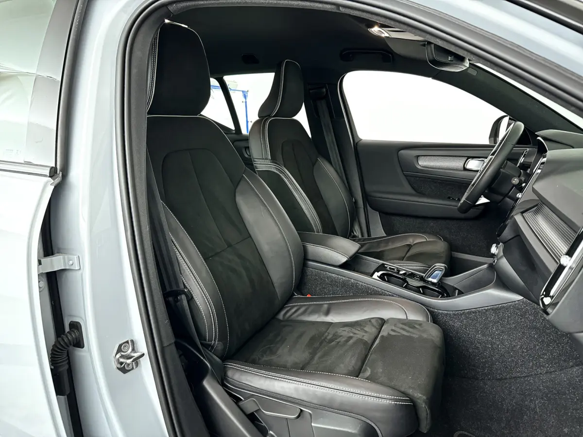 T4 R-Design | Parkeercamera | Stoel- en Stuurverwarming | Cruise control | Navigatie