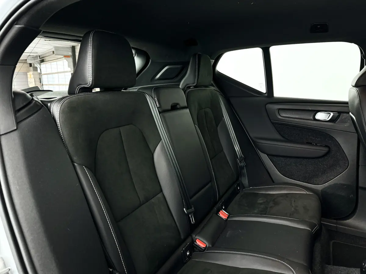T4 R-Design | Parkeercamera | Stoel- en Stuurverwarming | Cruise control | Navigatie
