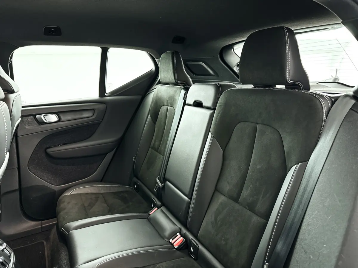 T4 R-Design | Parkeercamera | Stoel- en Stuurverwarming | Cruise control | Navigatie