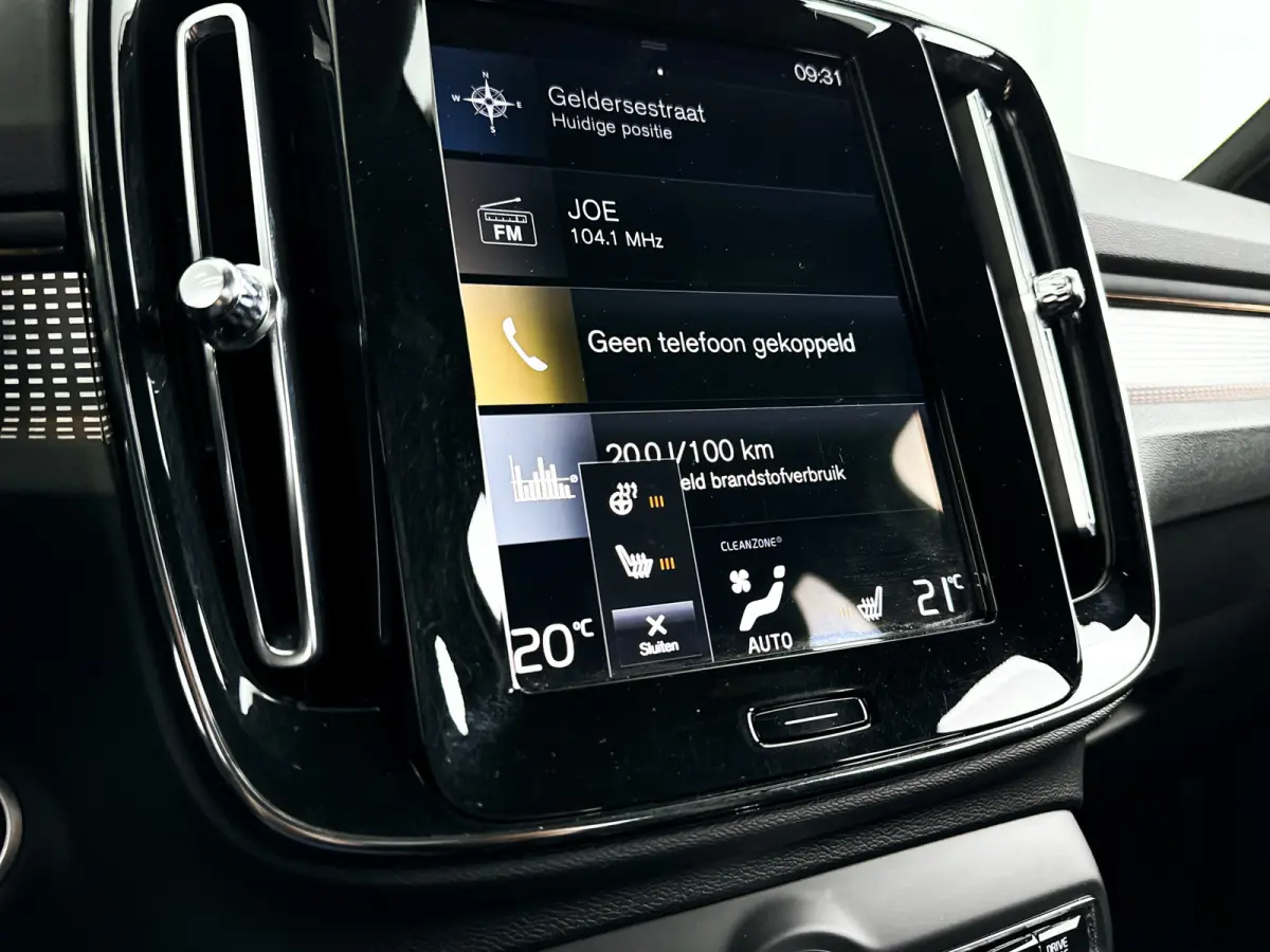 T4 R-Design | Parkeercamera | Stoel- en Stuurverwarming | Cruise control | Navigatie