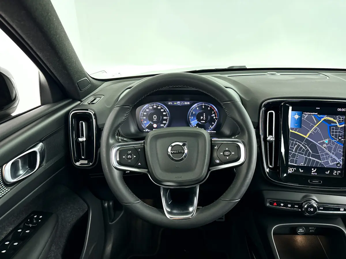 T4 R-Design | Parkeercamera | Stoel- en Stuurverwarming | Cruise control | Navigatie