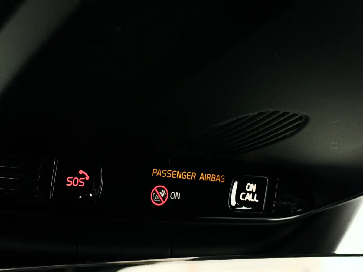 T4 R-Design | Parkeercamera | Stoel- en Stuurverwarming | Cruise control | Navigatie
