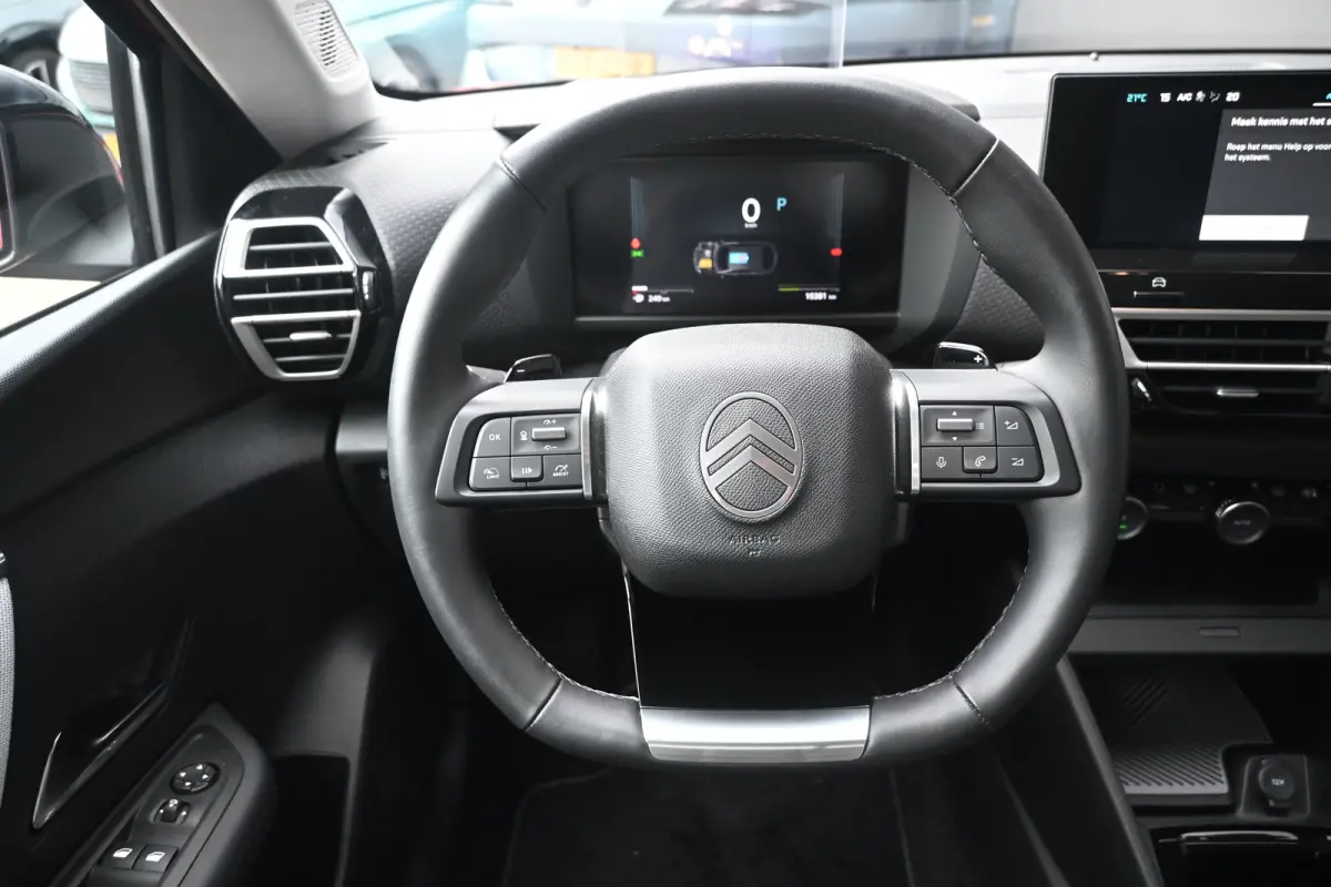 1.2 Hybrid 136 Max | Adaptive Cruise Control | HUD | Achteruitrij camera | Navi By App | Stoel/Stuur verwarming | DAB | Draadloze telefoonlader | Extra getint glas | LMV 18" |