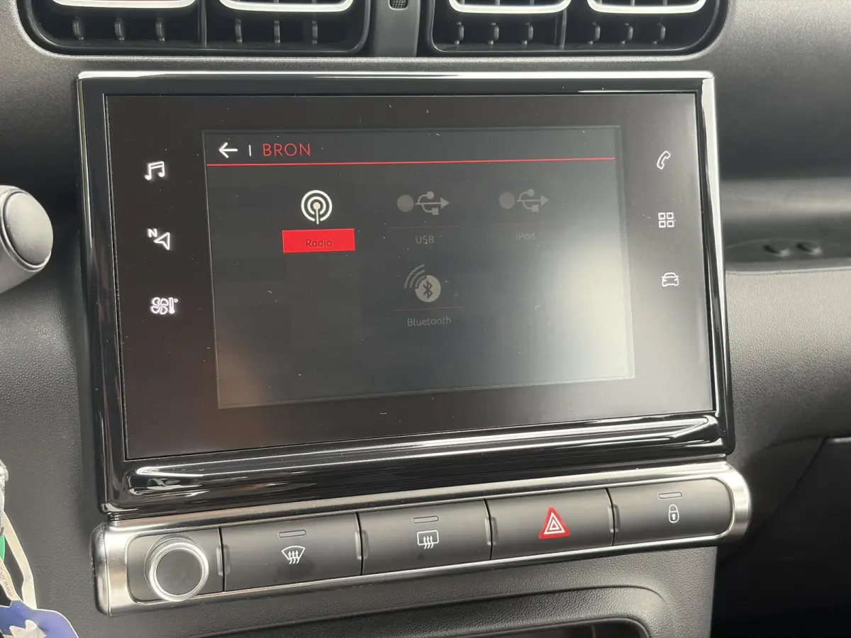1.2 PureTech Feel ✓1e Eigenaar✓D-riem vv in 08-2026✓Draadloze telefoonlader✓Carplay✓Navi✓Clima✓Cruise✓Pdc✓Rijstrooksensor✓Bj 10-2018✓Lm velgen✓N.A.P✓Apk tot 11-2027