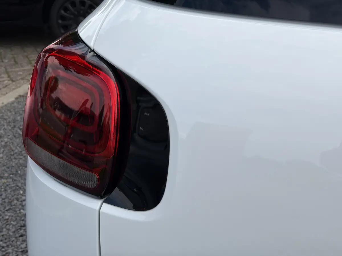 1.2 PureTech Feel ✓1e Eigenaar✓D-riem vv in 08-2026✓Draadloze telefoonlader✓Carplay✓Navi✓Clima✓Cruise✓Pdc✓Rijstrooksensor✓Bj 10-2018✓Lm velgen✓N.A.P✓Apk tot 11-2027