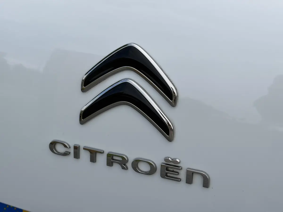 1.2 PureTech Feel ✓1e Eigenaar✓D-riem vv in 08-2026✓Draadloze telefoonlader✓Carplay✓Navi✓Clima✓Cruise✓Pdc✓Rijstrooksensor✓Bj 10-2018✓Lm velgen✓N.A.P✓Apk tot 11-2027