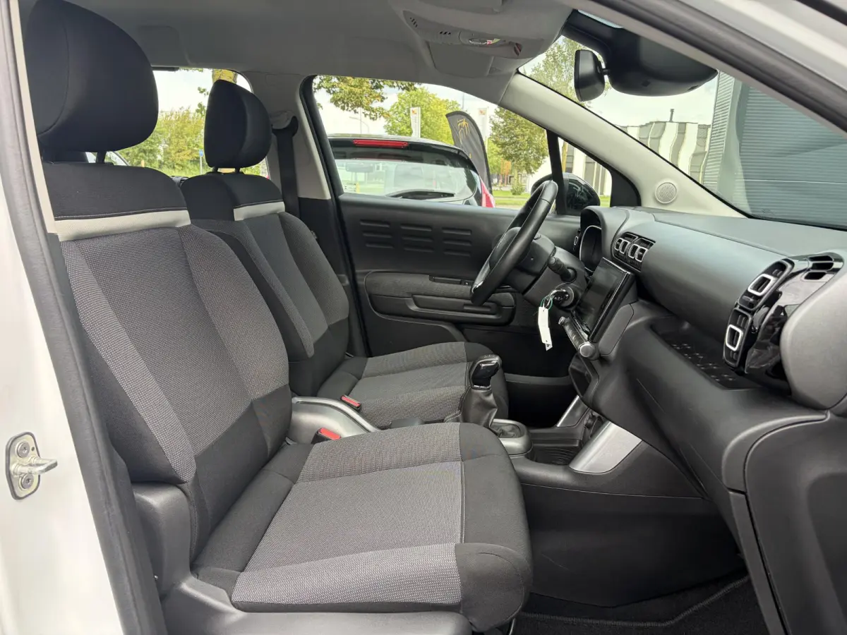 1.2 PureTech Feel ✓1e Eigenaar✓D-riem vv in 08-2026✓Draadloze telefoonlader✓Carplay✓Navi✓Clima✓Cruise✓Pdc✓Rijstrooksensor✓Bj 10-2018✓Lm velgen✓N.A.P✓Apk tot 11-2027