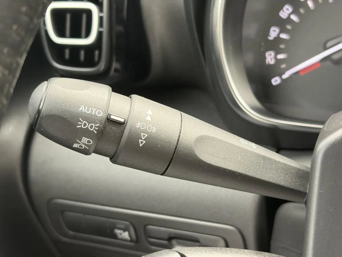 1.2 PureTech Feel ✓1e Eigenaar✓D-riem vv in 08-2026✓Draadloze telefoonlader✓Carplay✓Navi✓Clima✓Cruise✓Pdc✓Rijstrooksensor✓Bj 10-2018✓Lm velgen✓N.A.P✓Apk tot 11-2027