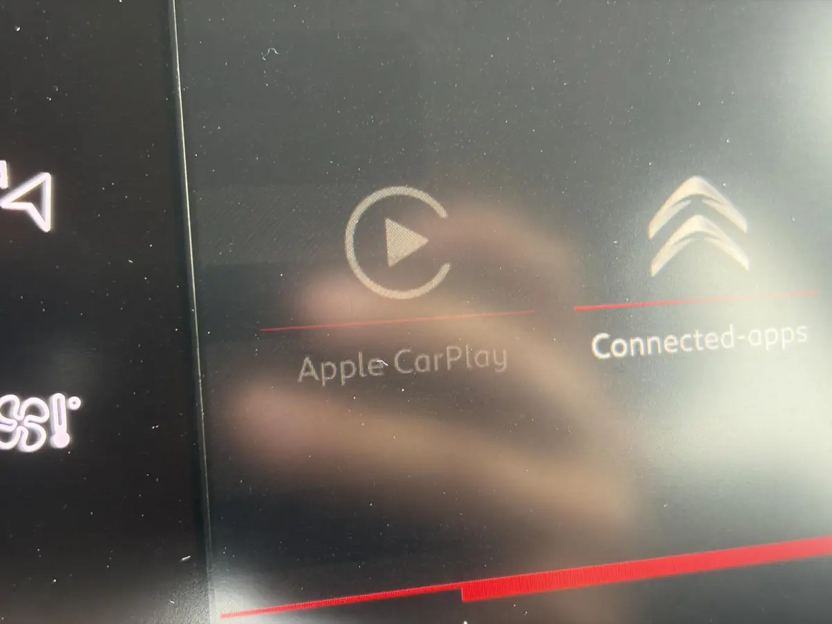 1.2 PureTech Feel ✓1e Eigenaar✓D-riem vv in 08-2026✓Draadloze telefoonlader✓Carplay✓Navi✓Clima✓Cruise✓Pdc✓Rijstrooksensor✓Bj 10-2018✓Lm velgen✓N.A.P✓Apk tot 11-2027