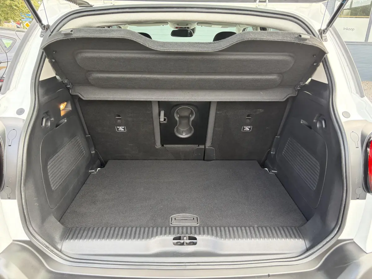 1.2 PureTech Feel ✓1e Eigenaar✓D-riem vv in 08-2026✓Draadloze telefoonlader✓Carplay✓Navi✓Clima✓Cruise✓Pdc✓Rijstrooksensor✓Bj 10-2018✓Lm velgen✓N.A.P✓Apk tot 11-2027
