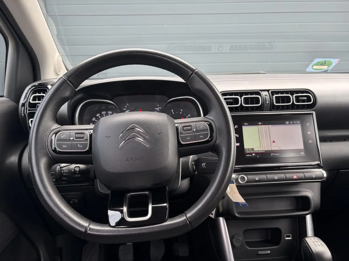 1.2 PureTech Feel ✓1e Eigenaar✓D-riem vv in 08-2026✓Draadloze telefoonlader✓Carplay✓Navi✓Clima✓Cruise✓Pdc✓Rijstrooksensor✓Bj 10-2018✓Lm velgen✓N.A.P✓Apk tot 11-2027