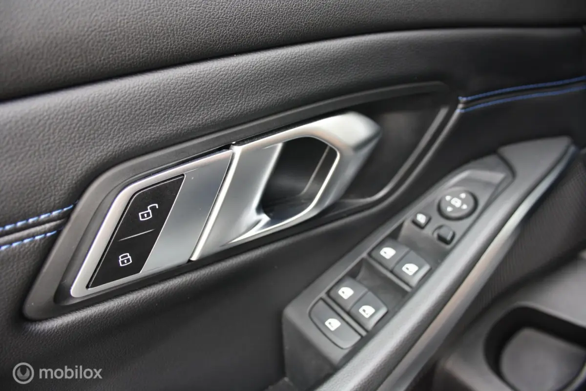 330i M-Sport, curved, carplay, brooklyn