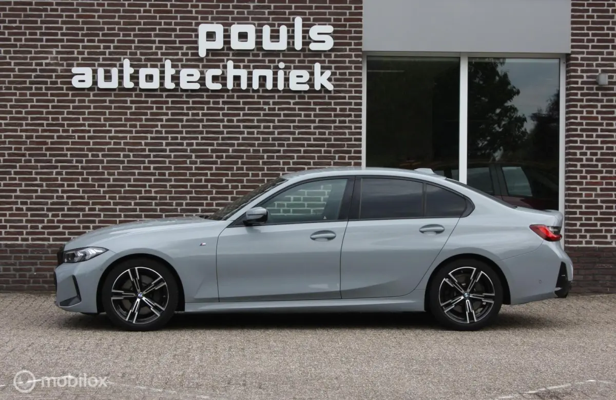 330i M-Sport, curved, carplay, brooklyn