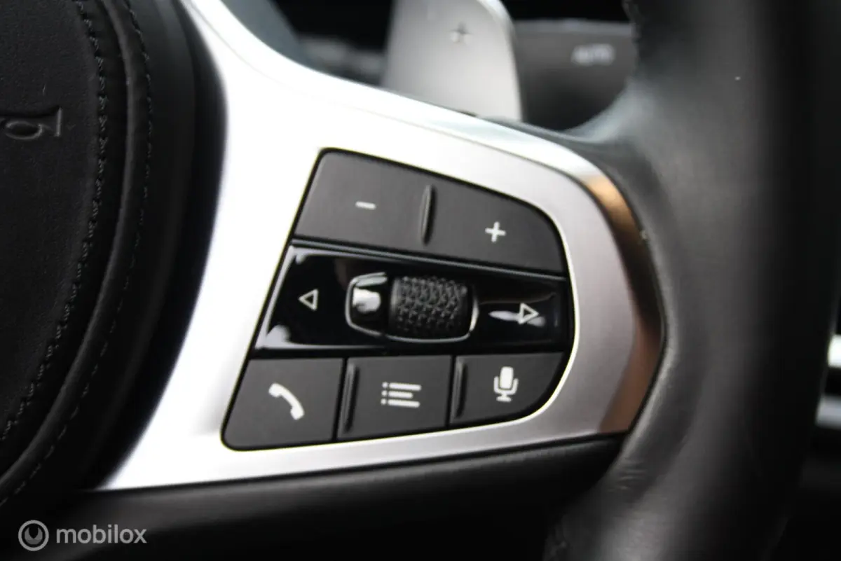 330i M-Sport, curved, carplay, brooklyn