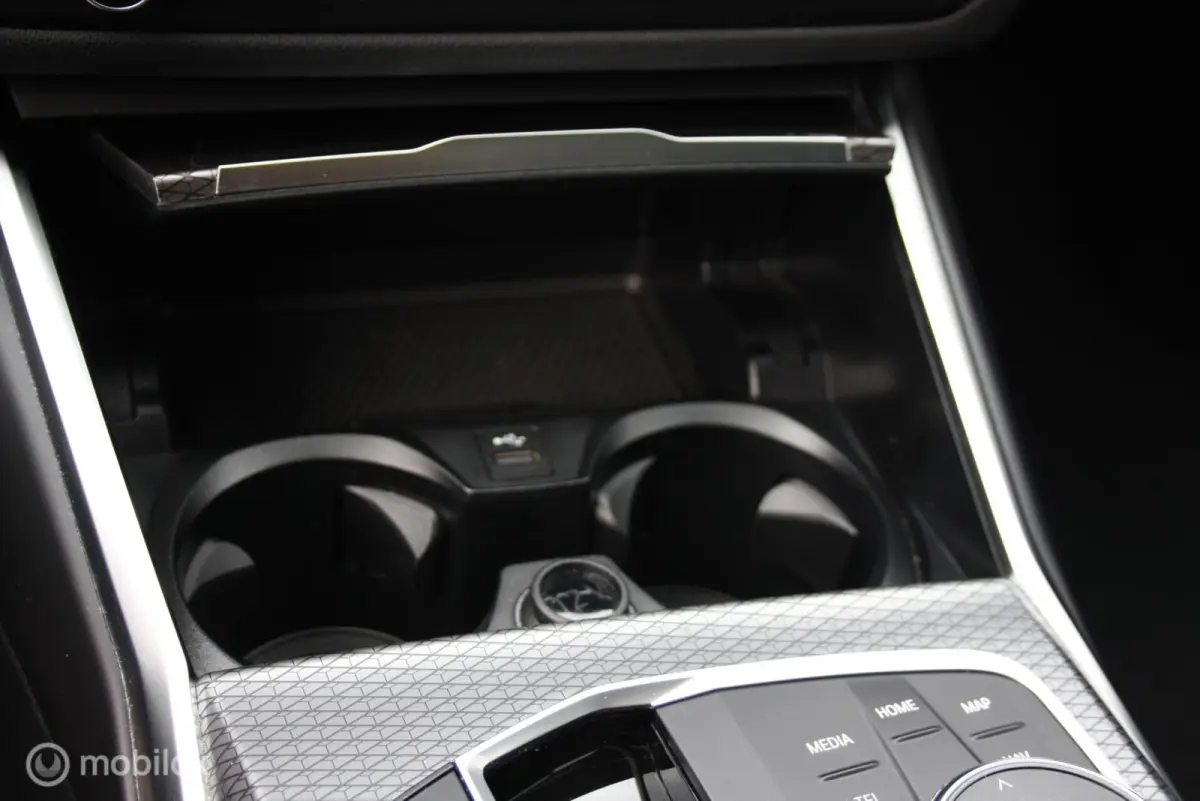 330i M-Sport, curved, carplay, brooklyn
