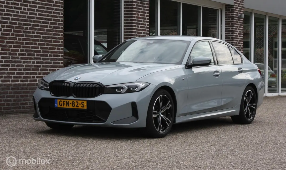 330i M-Sport, curved, carplay, brooklyn