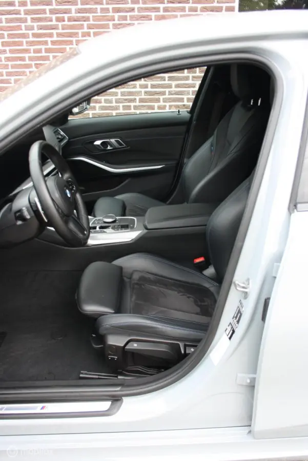 330i M-Sport, curved, carplay, brooklyn