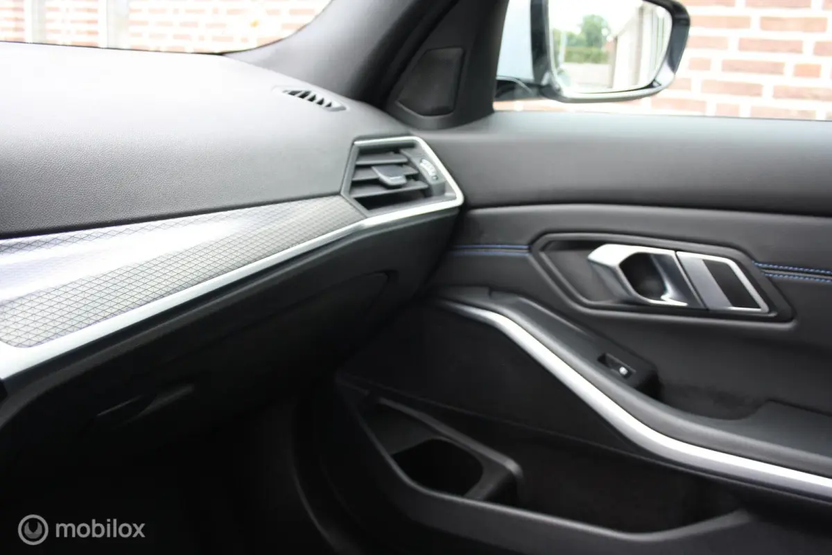 330i M-Sport, curved, carplay, brooklyn