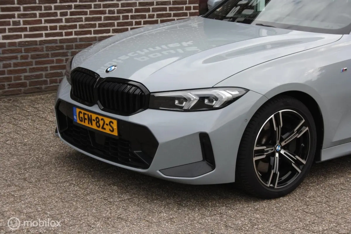 330i M-Sport, curved, carplay, brooklyn