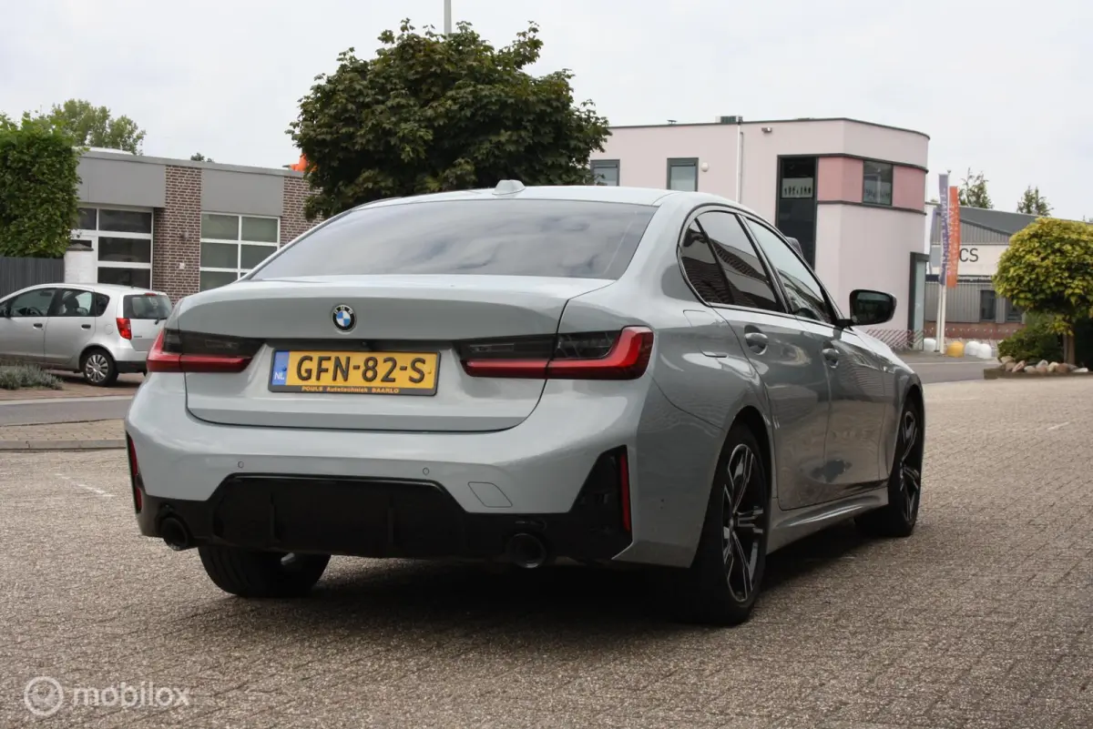330i M-Sport, curved, carplay, brooklyn