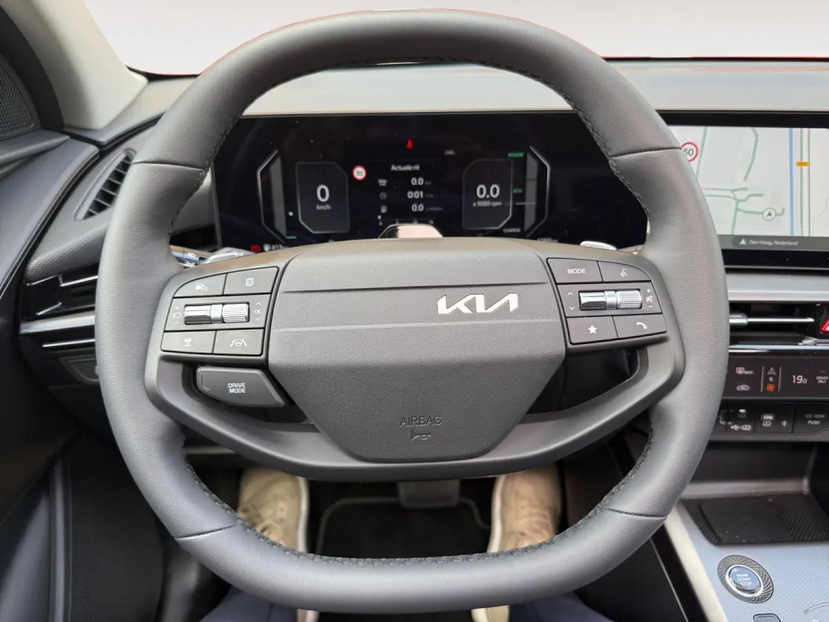 1.6i Hybrid DynamicPlusLine | FACELIFT | Harman Kardon | Schuif/kanteldak | Metallic lak | Led verlichting | Fabrieksgarantie t/m 1-7-2033 +3x 1 jaar* | NAP