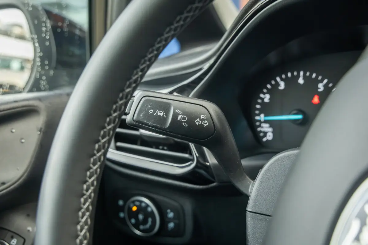 1.0 EcoBoost Titanium | Apple Carplay/Android Auto | Cruise Control | Climate Control | Airco (automatisch) | Apple Carplay/Android Auto|telefoonintegratie premium | Cruise control