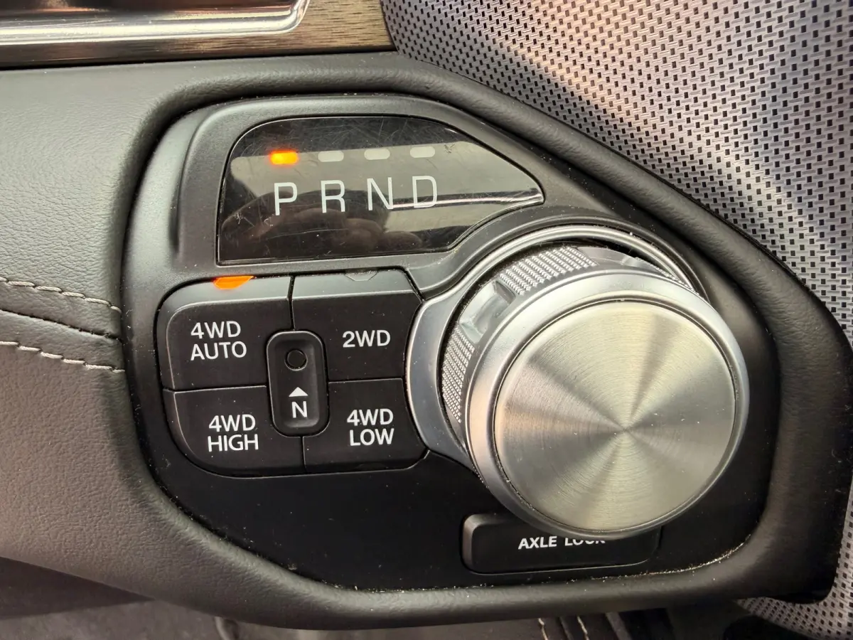 1500 5.7 V8 4x4 Crew Cab Limited , WIDE BODY , FUSION FORGED , BOMVOLL!!!!