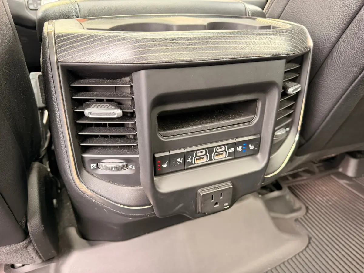1500 5.7 V8 4x4 Crew Cab Limited , WIDE BODY , FUSION FORGED , BOMVOLL!!!!