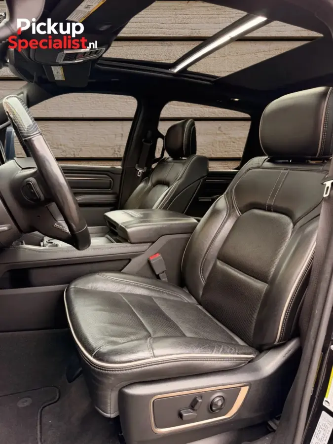 1500 5.7 V8 4x4 Crew Cab Limited , WIDE BODY , FUSION FORGED , BOMVOLL!!!!