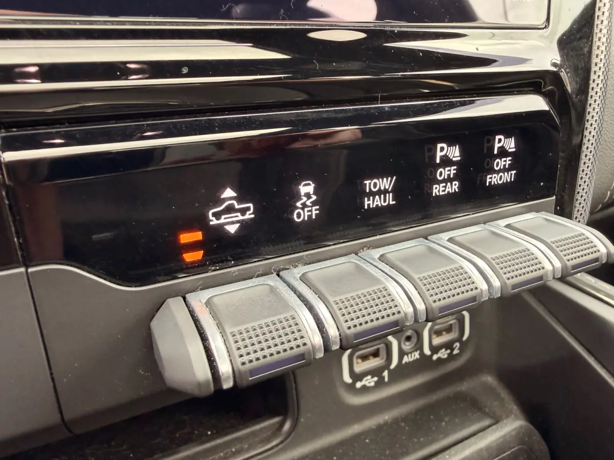 1500 5.7 V8 4x4 Crew Cab Limited , WIDE BODY , FUSION FORGED , BOMVOLL!!!!