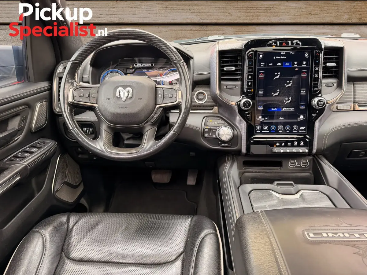 1500 5.7 V8 4x4 Crew Cab Limited , WIDE BODY , FUSION FORGED , BOMVOLL!!!!