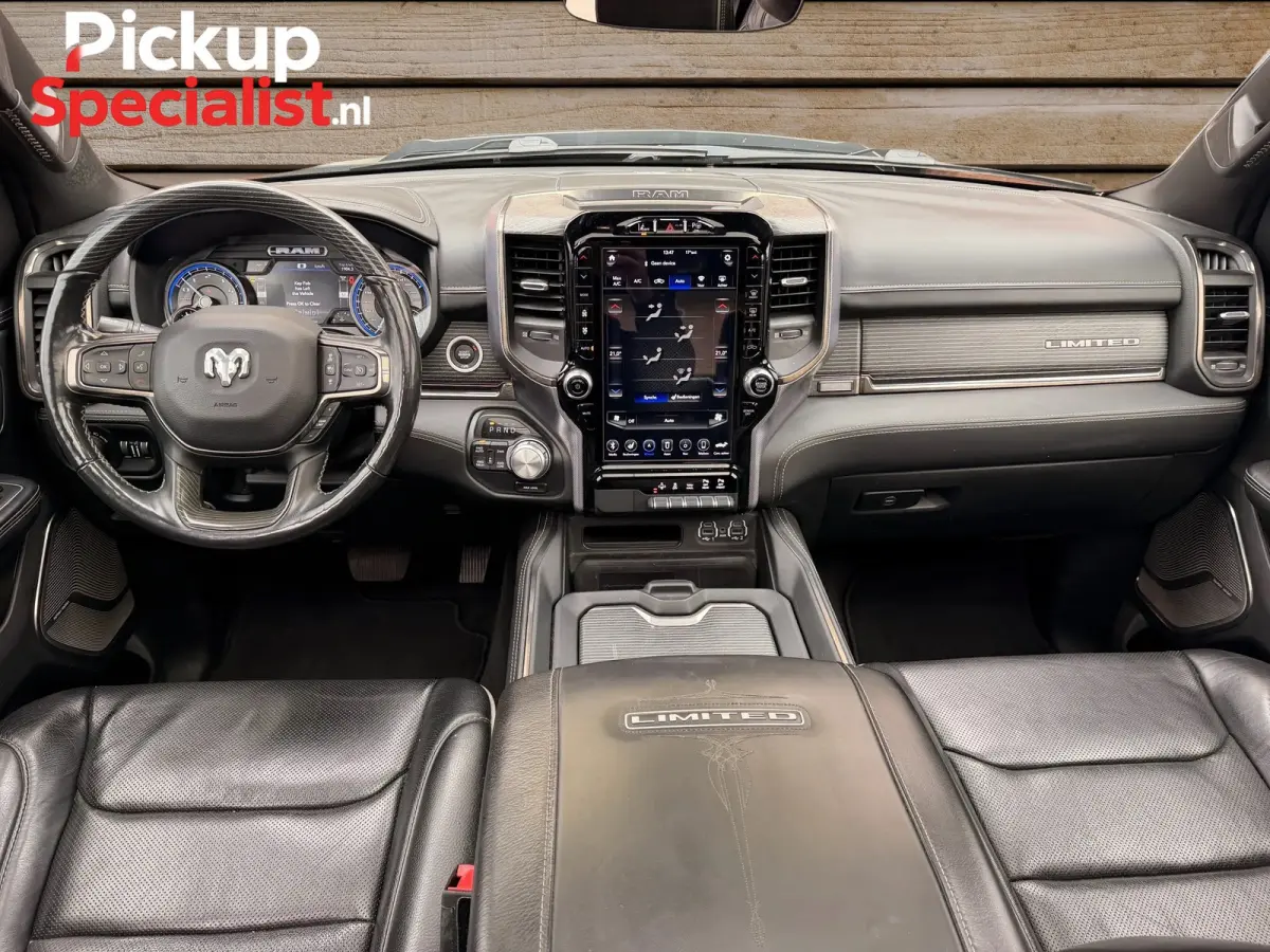 1500 5.7 V8 4x4 Crew Cab Limited , WIDE BODY , FUSION FORGED , BOMVOLL!!!!