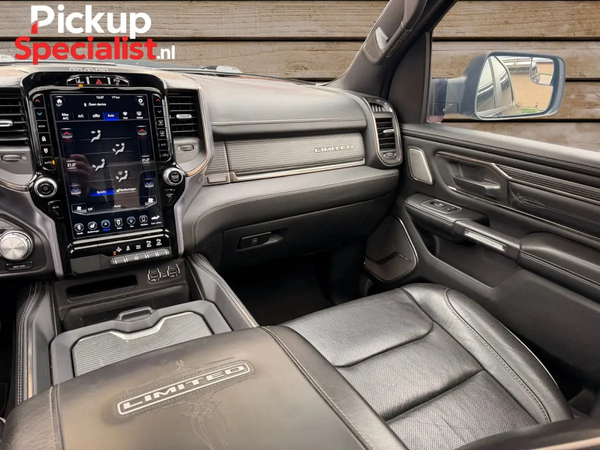 1500 5.7 V8 4x4 Crew Cab Limited , WIDE BODY , FUSION FORGED , BOMVOLL!!!!