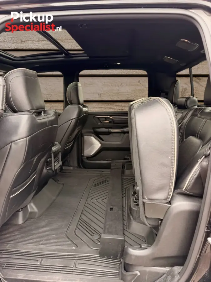 1500 5.7 V8 4x4 Crew Cab Limited , WIDE BODY , FUSION FORGED , BOMVOLL!!!!