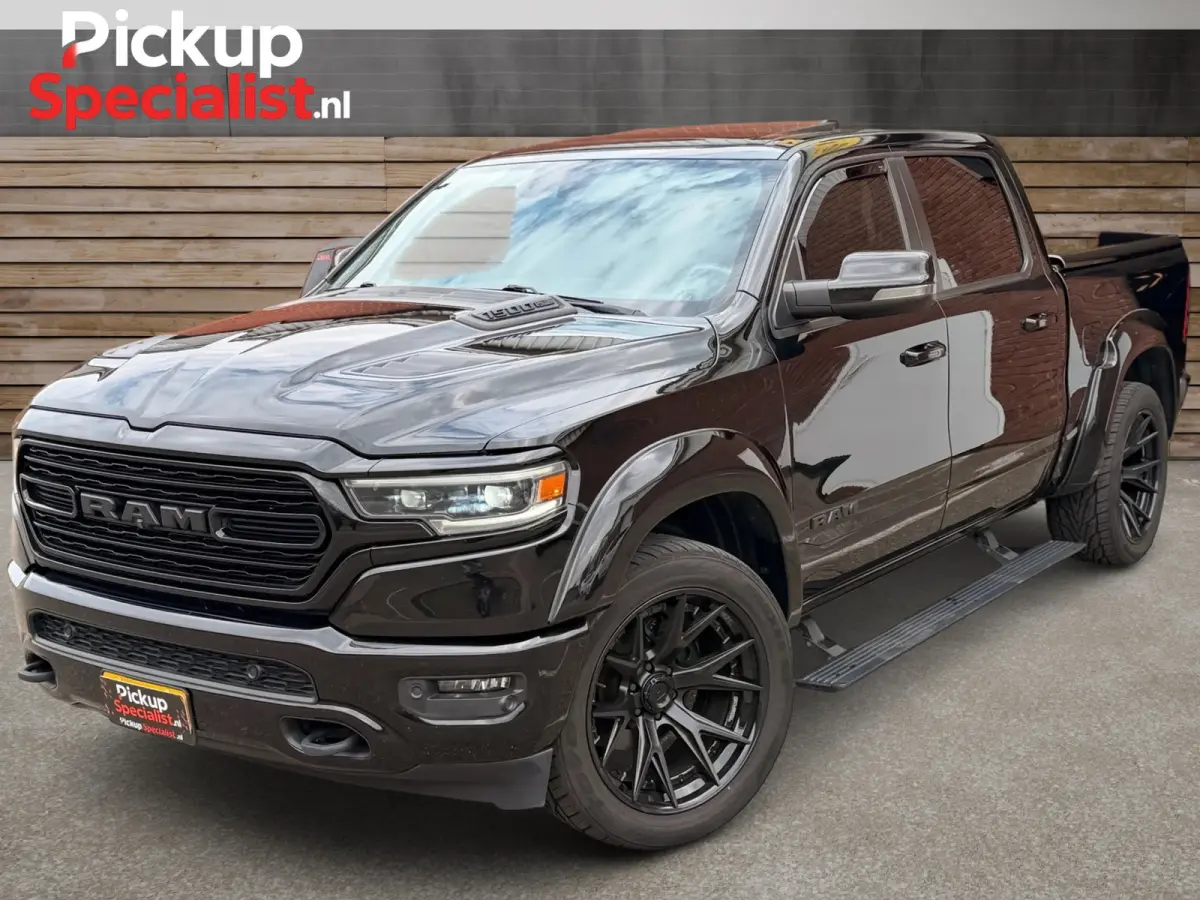 1500 5.7 V8 4x4 Crew Cab Limited , WIDE BODY , FUSION FORGED , BOMVOLL!!!!