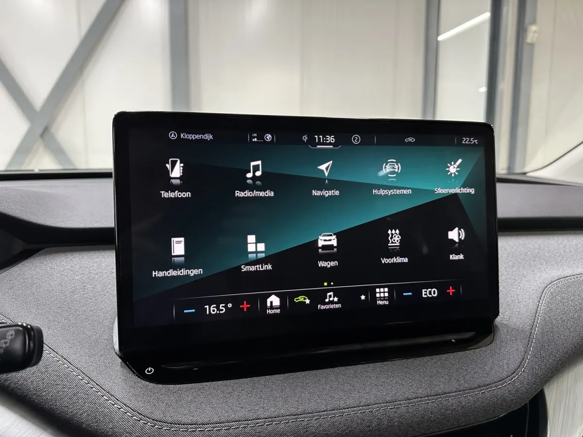 60 | Matrix (Crystal Lighting) | Camera | Keyless | Carplay | Navi