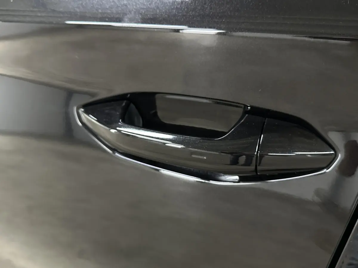 60 | Matrix (Crystal Lighting) | Camera | Keyless | Carplay | Navi